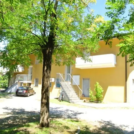 Near The In Lignano Λινιάνο Σαμπιαντόρο